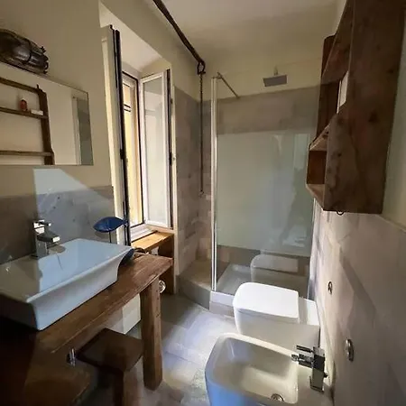 Iris 3: Un Fiore A Apartamento Camogli