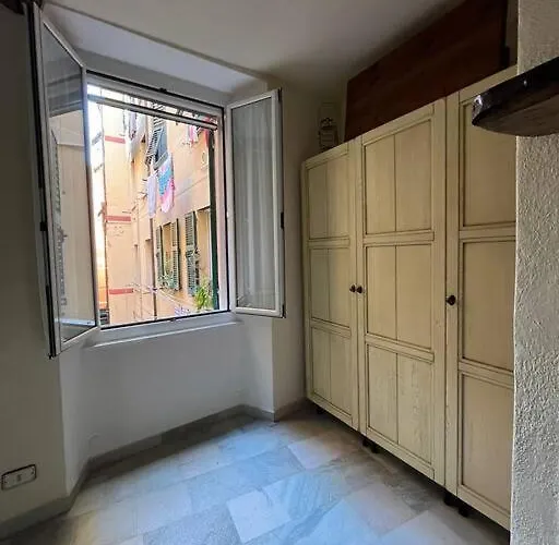 Iris 3: Un Fiore A * Camogli